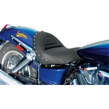 ASIENTO SADDLEMEN SOLO W/STUDS VTX1800